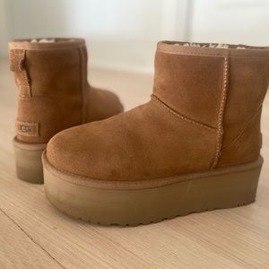 UGG Women's Classic Mini Platform Chestnut Size 8
